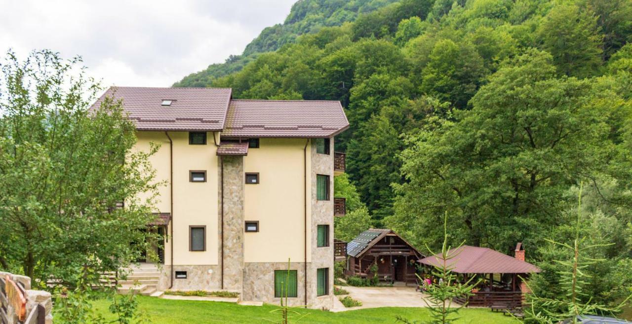 Casa Valea Cernei Hotell Isverna Exteriör bild